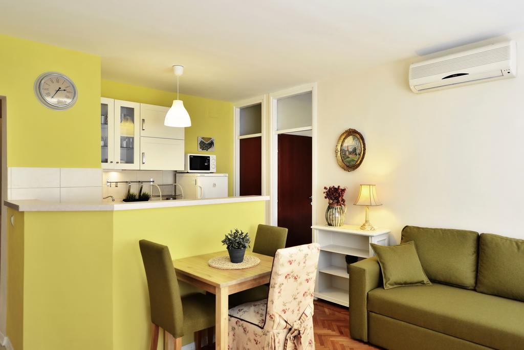 Apartments Zoran Split Exterior photo